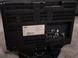 Televisión OKI pequeña