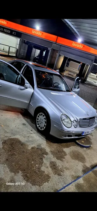 Mercedes-Benz E220 2003