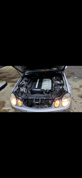 Mercedes-Benz E220 2003