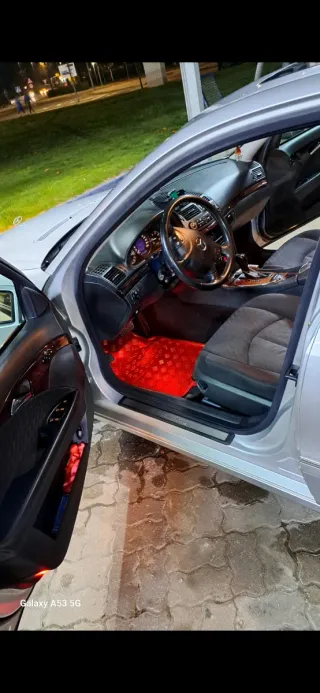 Mercedes-Benz E220 2003