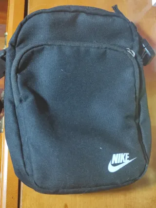 Riñonera Nike Negra