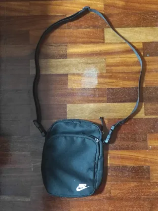 Riñonera Nike Negra