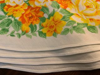 Tovaglia rotonda con 6 tovaglioli floreali