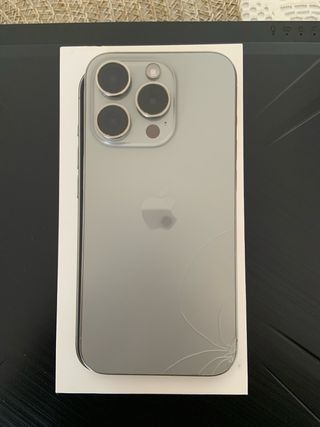 iPhone 15 Pro Gris/oro