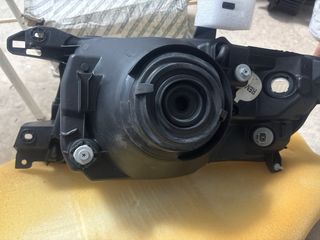 Faro Mitsubishi pajero