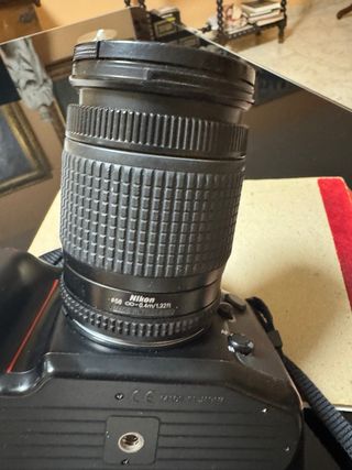 Cámara Nikon F70 Negra