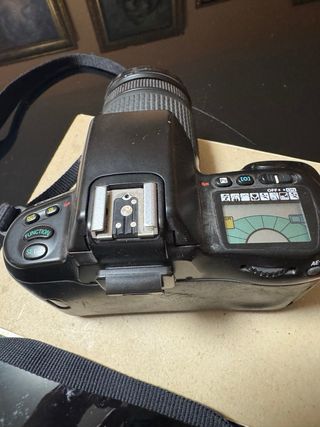 Cámara Nikon F70 Negra