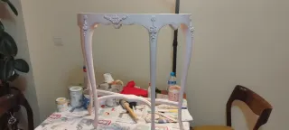 Mesita auxiliar vintage  restaurada y pintada a ma