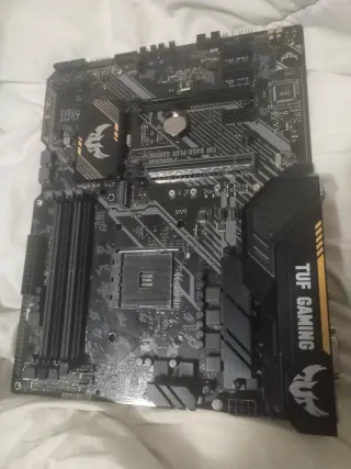 Dos placas ASUS Prime A320M-K y TUF B450-Plus