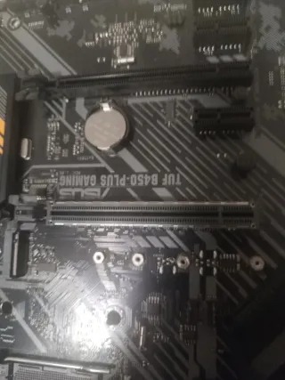 Dos placas ASUS Prime A320M-K y TUF B450-Plus