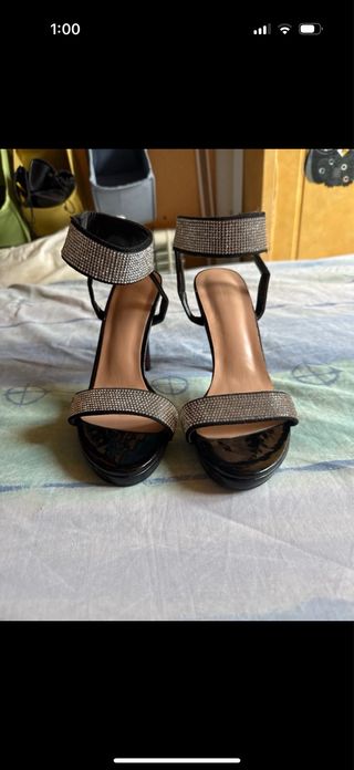 Zapatos de tacón SHEIN negros y plateados