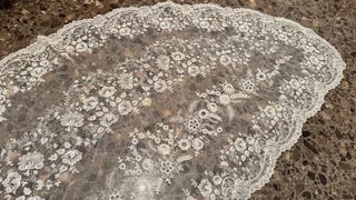 Mantilla Fallera Blanca