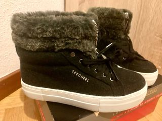 Botas Skechers Mujer Negras con Forro Gris