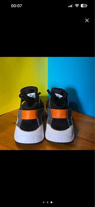 Zapatillas Nike Negras y Naranjas Talla 43