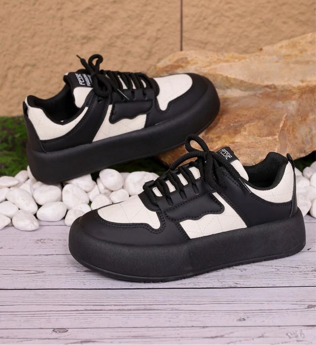 Zapatillas Mujer Negras y Blancas