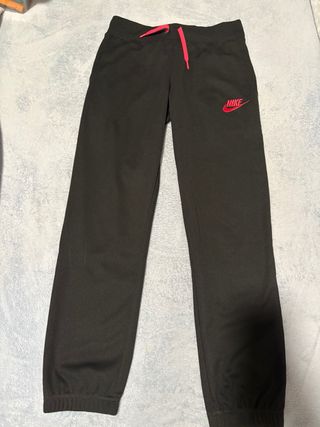 Conjunto Chándal Nike Negro y Rosa