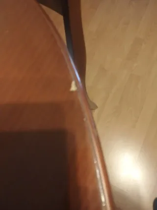 Mesa de comedor y 4 sillas de madera