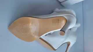 Botines blancos con pelo