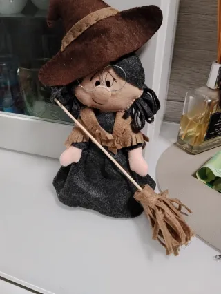 Befana fatta a mano in pannolenci