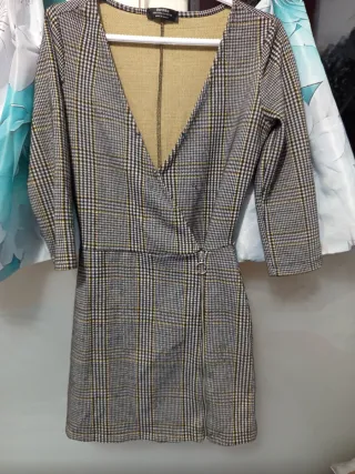 Vestido de cuadros cruzado