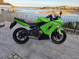 Kawasaki ER-6F Verde