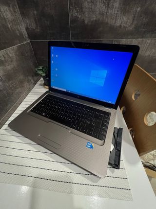 HP Core i3 Gris - Batería Nueva