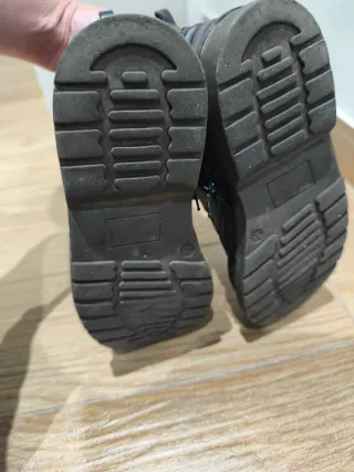 Stivali neri in pelle cerniera Bata suola gomma