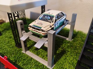Elevador para coches maqueta Scalextric