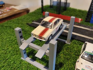 Elevador para coches maqueta Scalextric