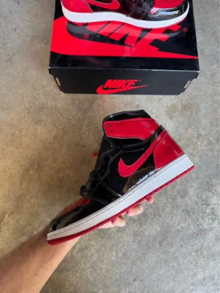 Jordan 1 Retro High OG Black Patent Talla 40
