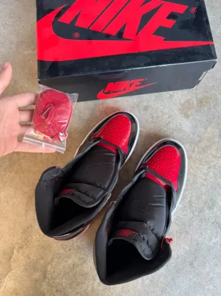 Jordan 1 Retro High OG Black Patent Talla 40