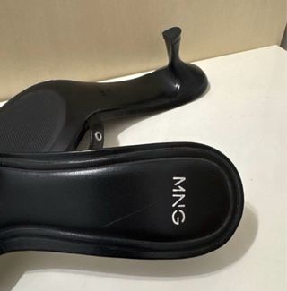 Sandalias Mango Tacón Negro Ojales Tira Cruzada