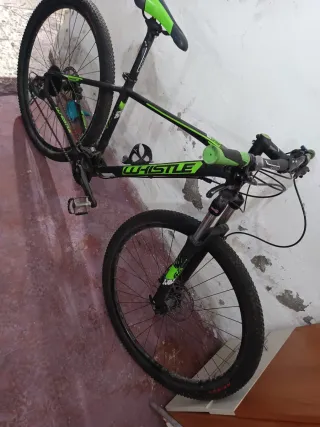Bicicleta Montaña Whistle Negra/Verde