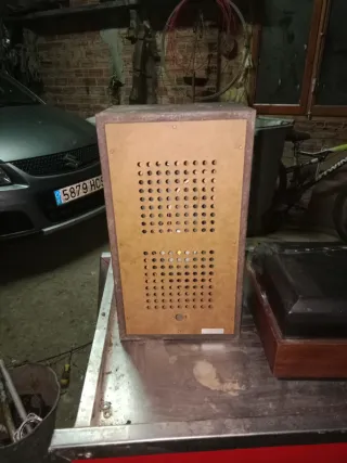 Tocadiscos y altavoces vintage