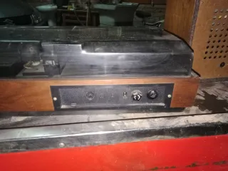 Tocadiscos y altavoces vintage