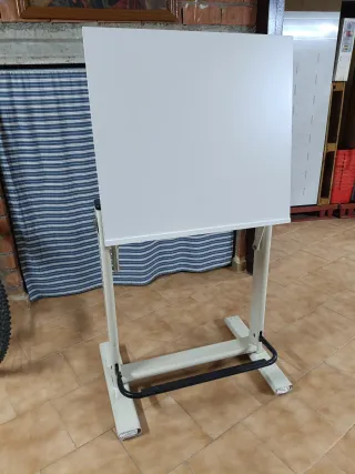 Mesa de dibujo técnico profesional
