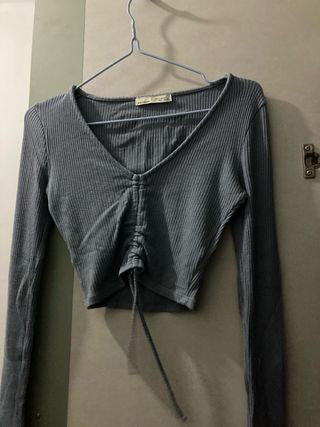 Top Bershka azul grisáceo fruncido