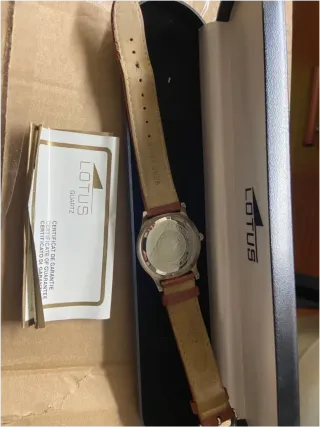 Reloj Lotus Cuarzo Marrón y Plateado