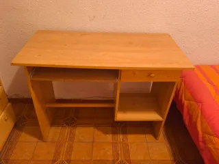 Escritorio de madera
