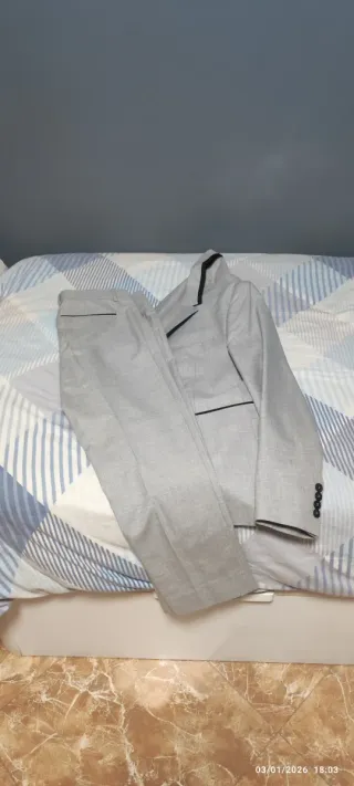Traje Zara Gris