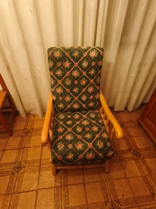 Butaca mecedora tapizada