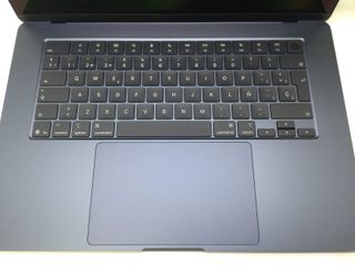 portatil apple apple macbook air m4 10-core 4.4 15 (10gpu) (2025) (a3241)