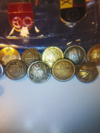 Lote botones antiguos militares y tren