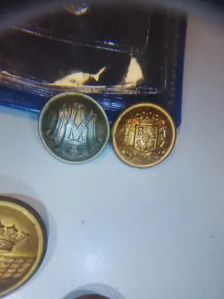 Lote botones antiguos militares y tren
