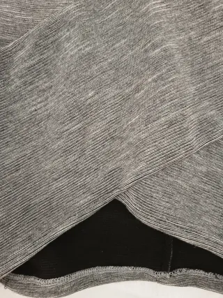 Falda mini gris cruzada