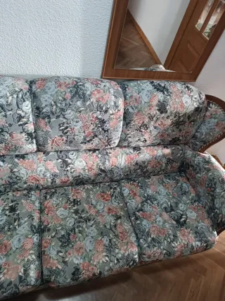 Sofá floral 3 plazas + otro de una plaza + mesa