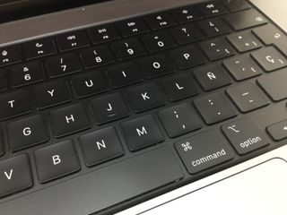 portatil apple apple macbook pro m1 pro 10-core 3.2 16 (16gpu) (2021) (a2485)