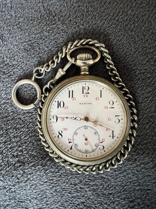 Reloj de bolsillo Zenith antiguo con cadena