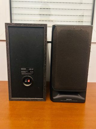 Altavoces Denon Negros de 50W n muy buen estado.