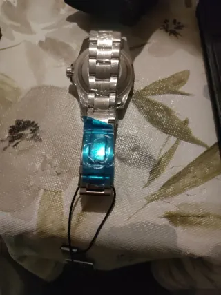 Reloj Negro de la marca ricecgo tiene su caja